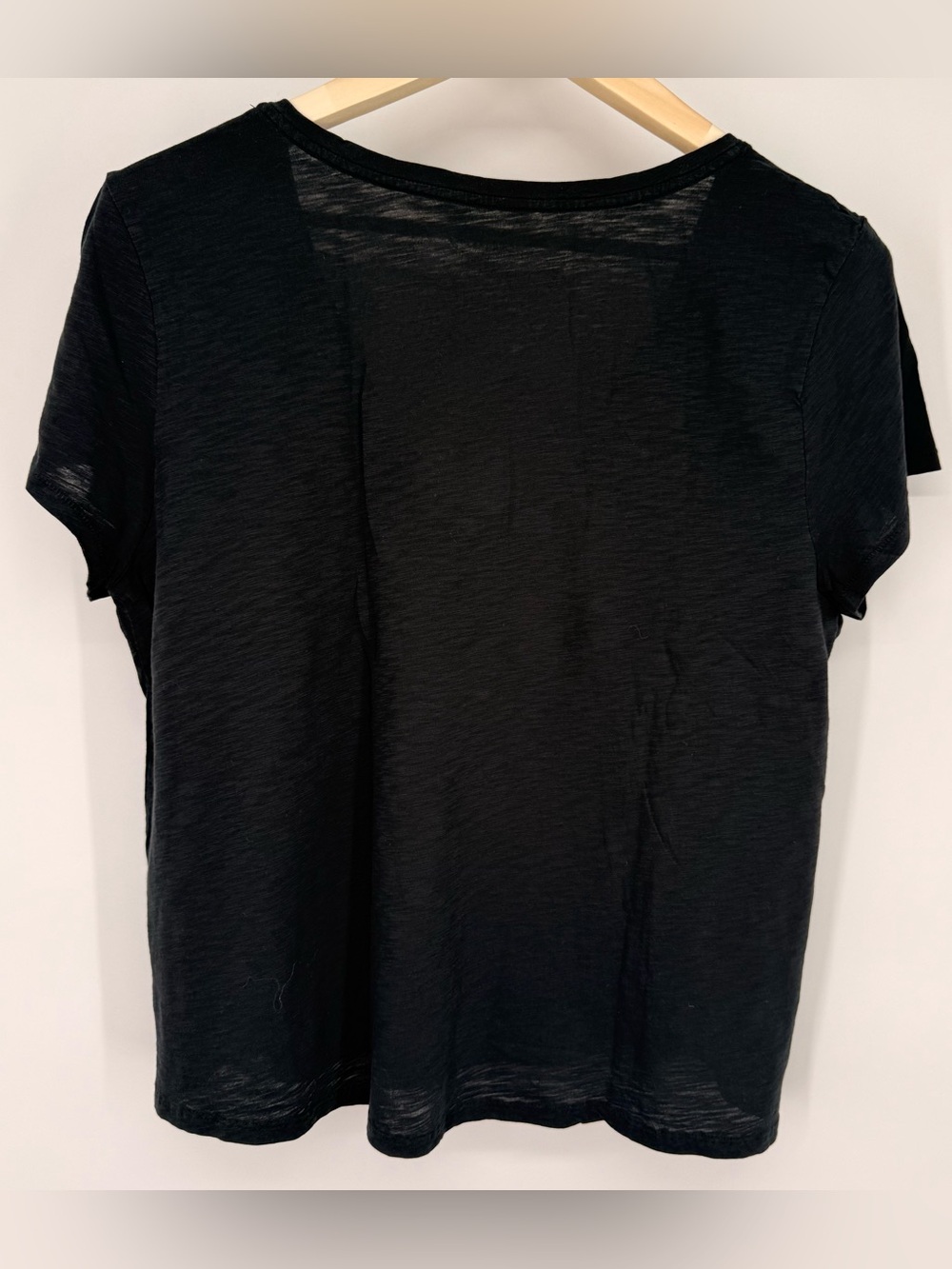 Lilly Pulitzer Women's Black V-Neck Tee Size XL - Picture 2 of 5
